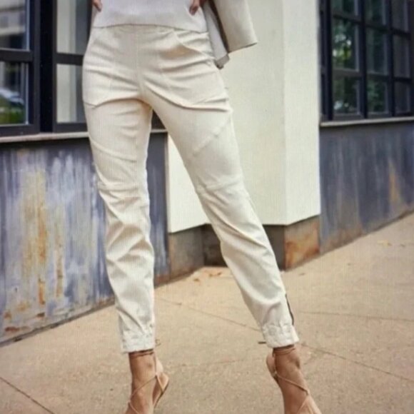 Spanx Parchment Cream‎ Twill Stretch Zipper Ankle Jogger Pants Medium NWOT - Picture 1 of 16